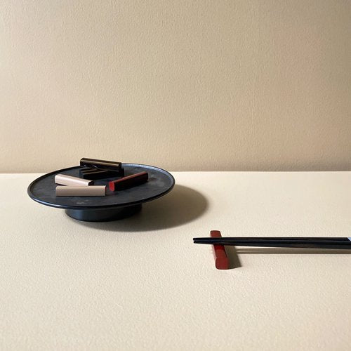 Milieu Lacquer Chopstick Rest